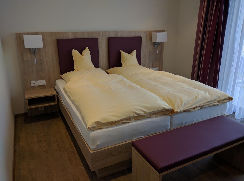 Hotel Zur-Borke Neuenrade Екстериор снимка