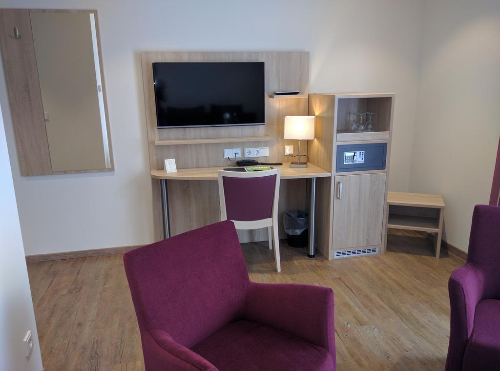 Hotel Zur-Borke Neuenrade Екстериор снимка