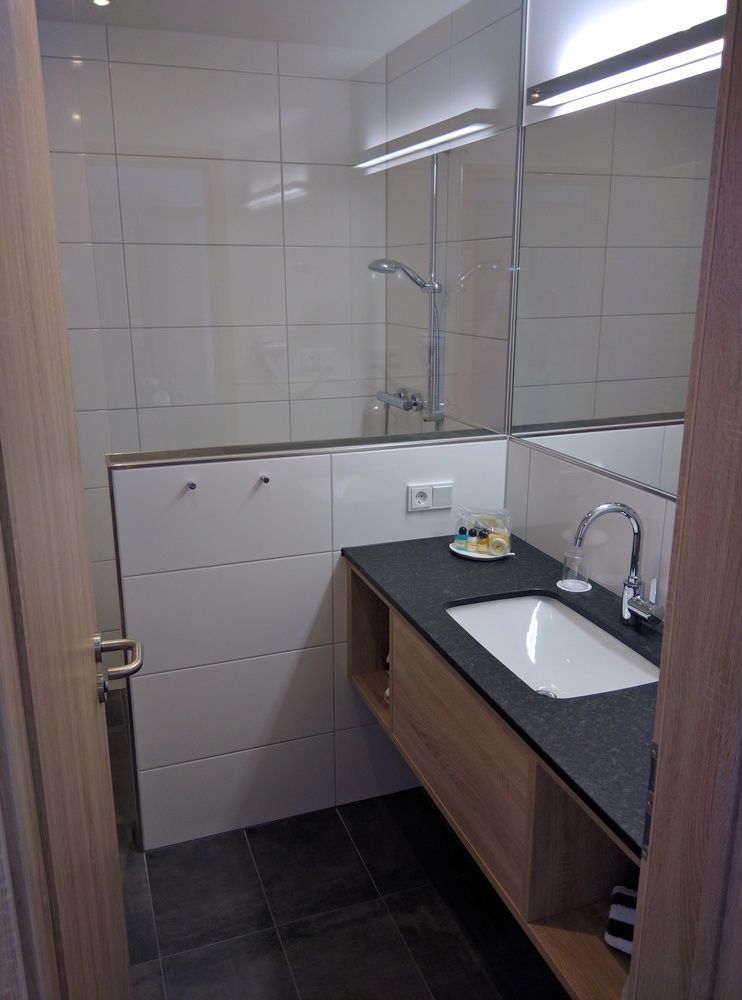 Hotel Zur-Borke Neuenrade Екстериор снимка